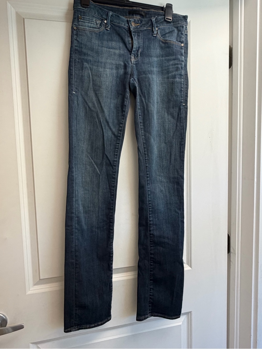 Classic Straight-Leg Women's Jeans in Dark Blue Wash